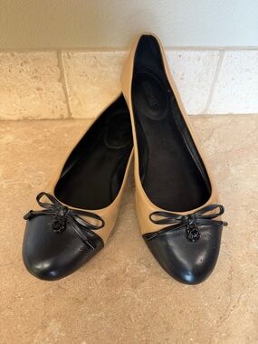 Michael Kors Melody Ballet cap Toe Flats Sz8